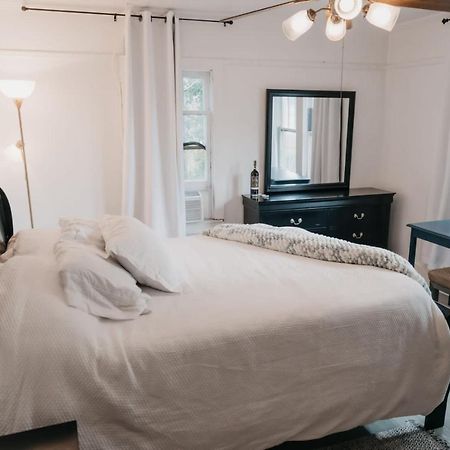 Private Room - Downtown 1Br 1Bath Lafayette Kültér fotó
