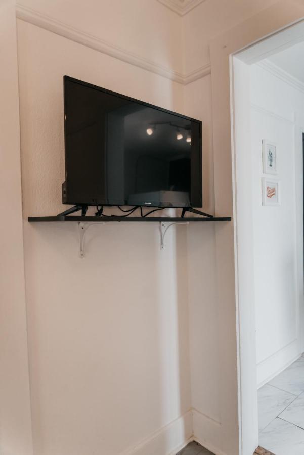 Private Room - Downtown 1Br 1Bath Lafayette Kültér fotó