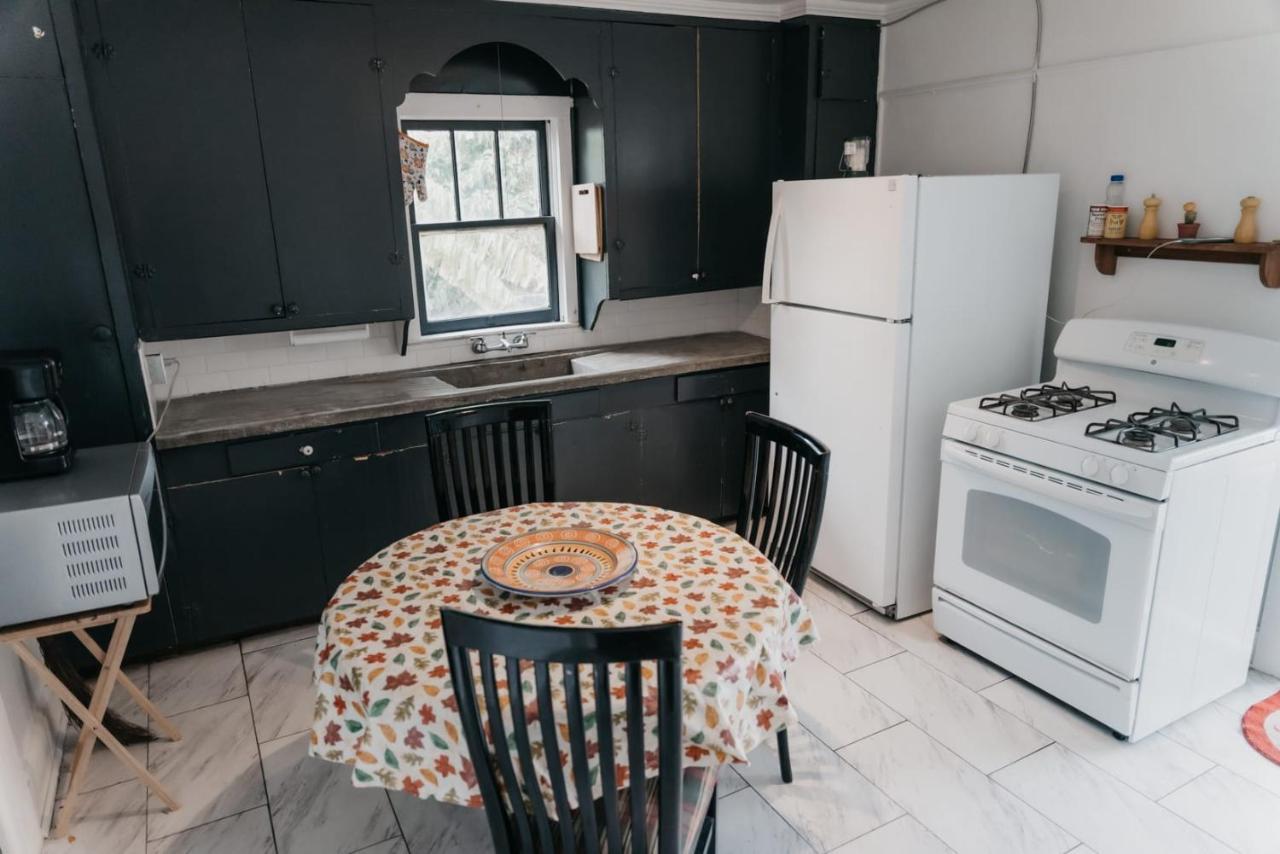 Private Room - Downtown 1Br 1Bath Lafayette Kültér fotó